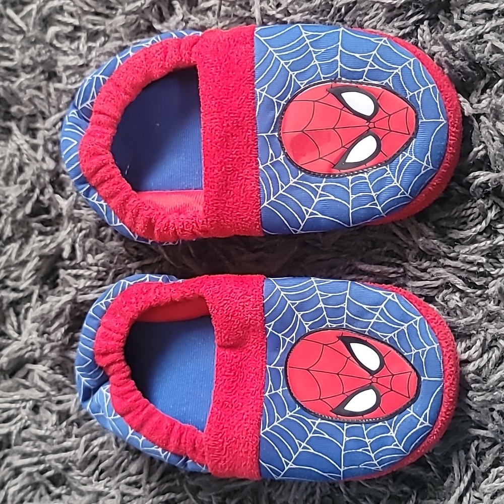 🕷Boys Size 13/1 Spiderman Slippers🕷